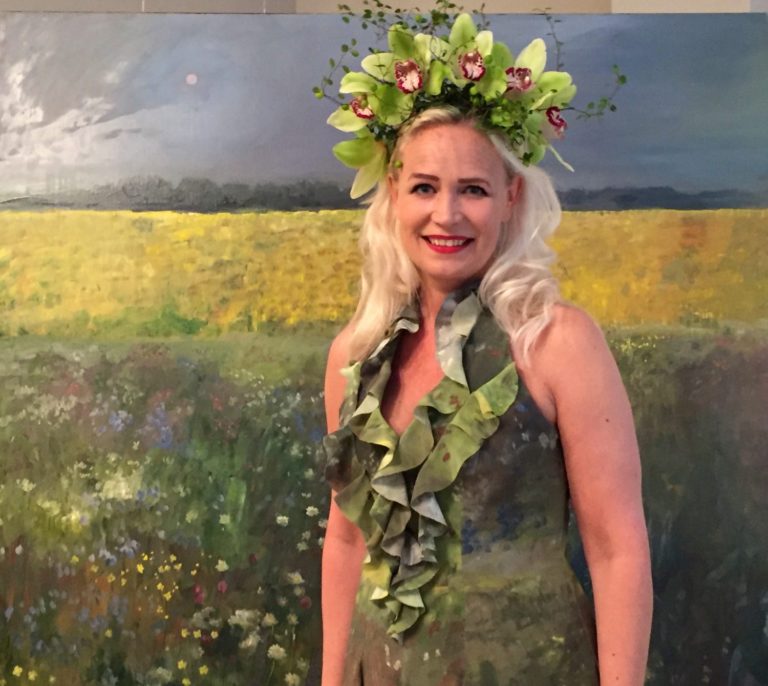 Miten Johanna Oraksen maalaus toimii vaatteessa?